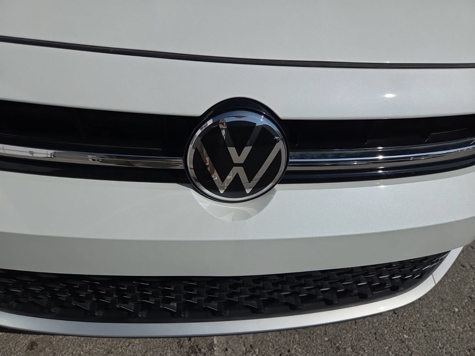 Used 2026 Volkswagen Jetta SE w/ Black Wheel Package FWD image 14