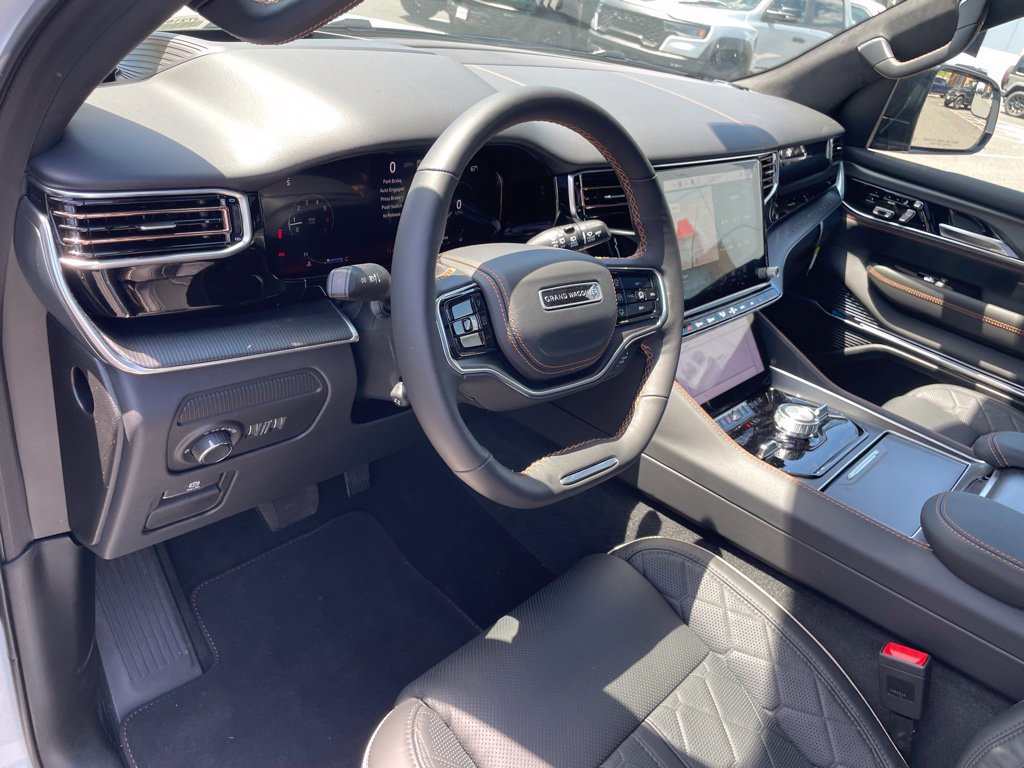 New 2026 Jeep Grand Wagoneer Summit AWD/4WD image 10