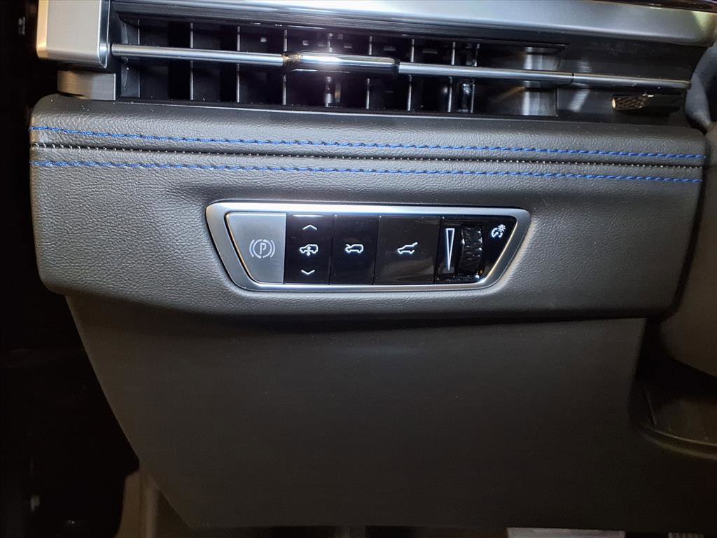 New 2026 Cadillac Escalade IQ Luxury 1 image 17