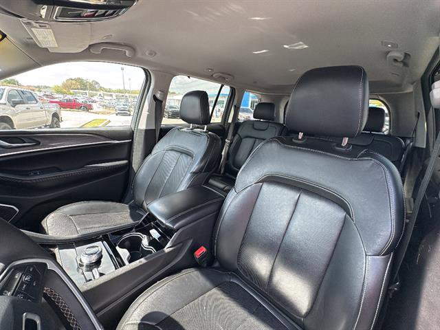 Used 2023 Jeep Grand Cherokee Limited w/ Luxury Tech Group II image 14