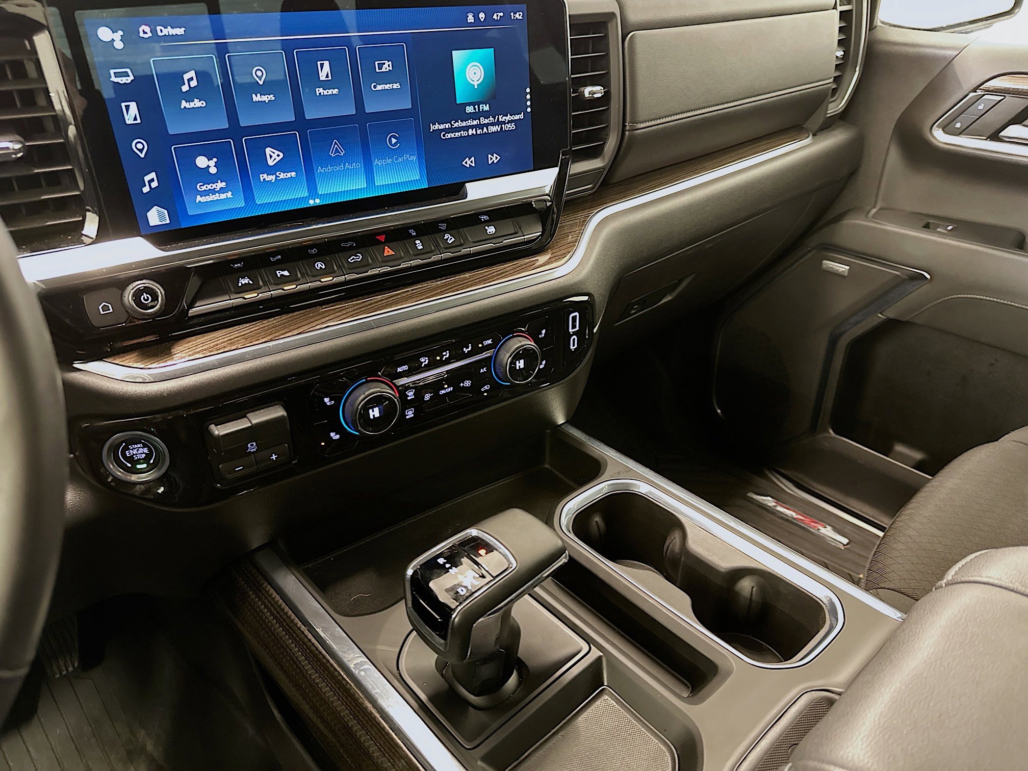 Used 2024 Chevrolet Silverado 1500 LT Trail Boss w/ Convenience Package II image 26