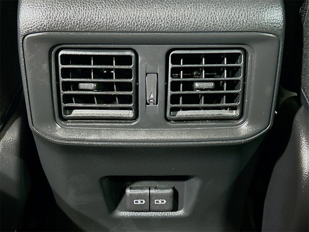 Used 2022 Toyota RAV4 SE image 21