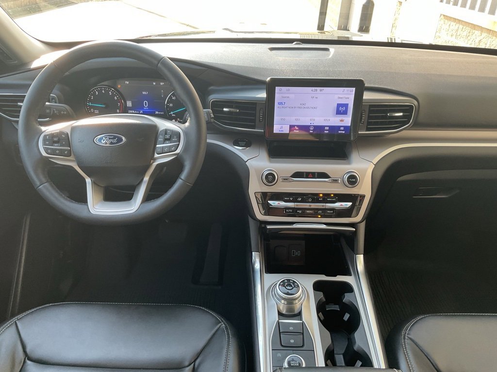 Used 2023 Ford Explorer XLT w/ Equipment Group 202A image 11