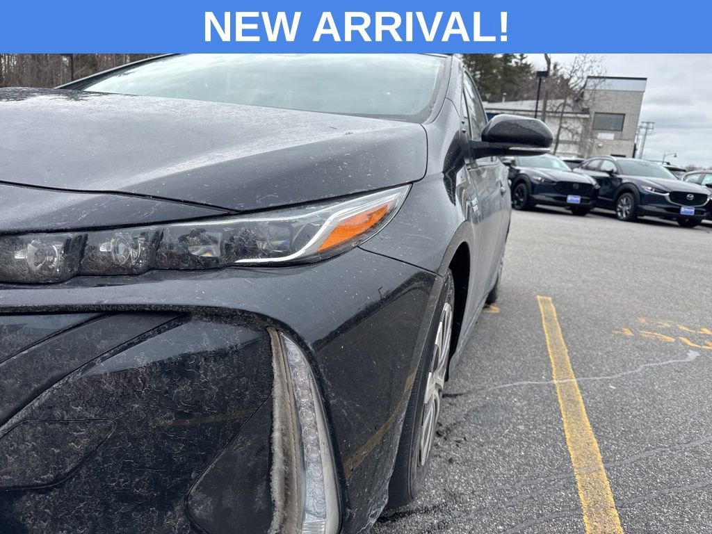Used 2021 Toyota Prius Prime LE image 2