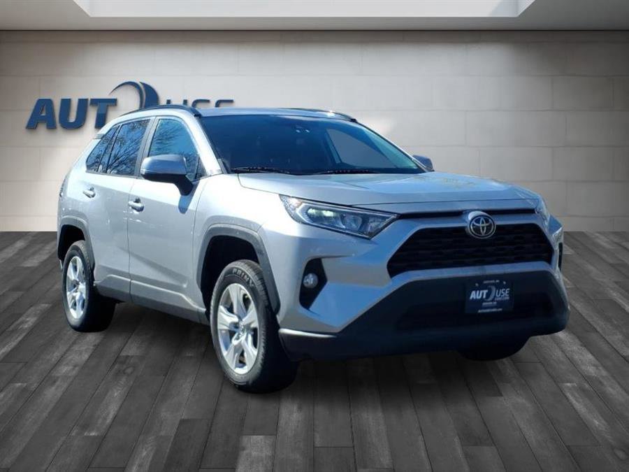 Used 2019 Toyota RAV4 XLE AWD/4WD image 12