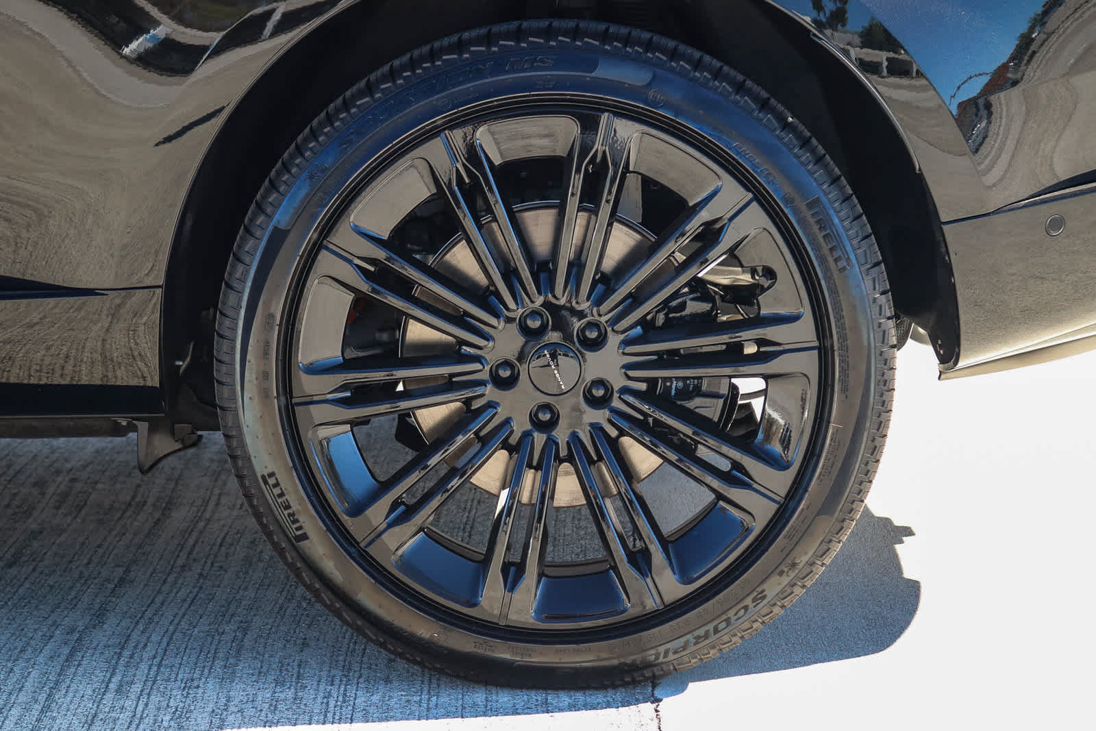 New 2026 Land Rover Range Rover Long Wheelbase SE AWD/4WD image 7