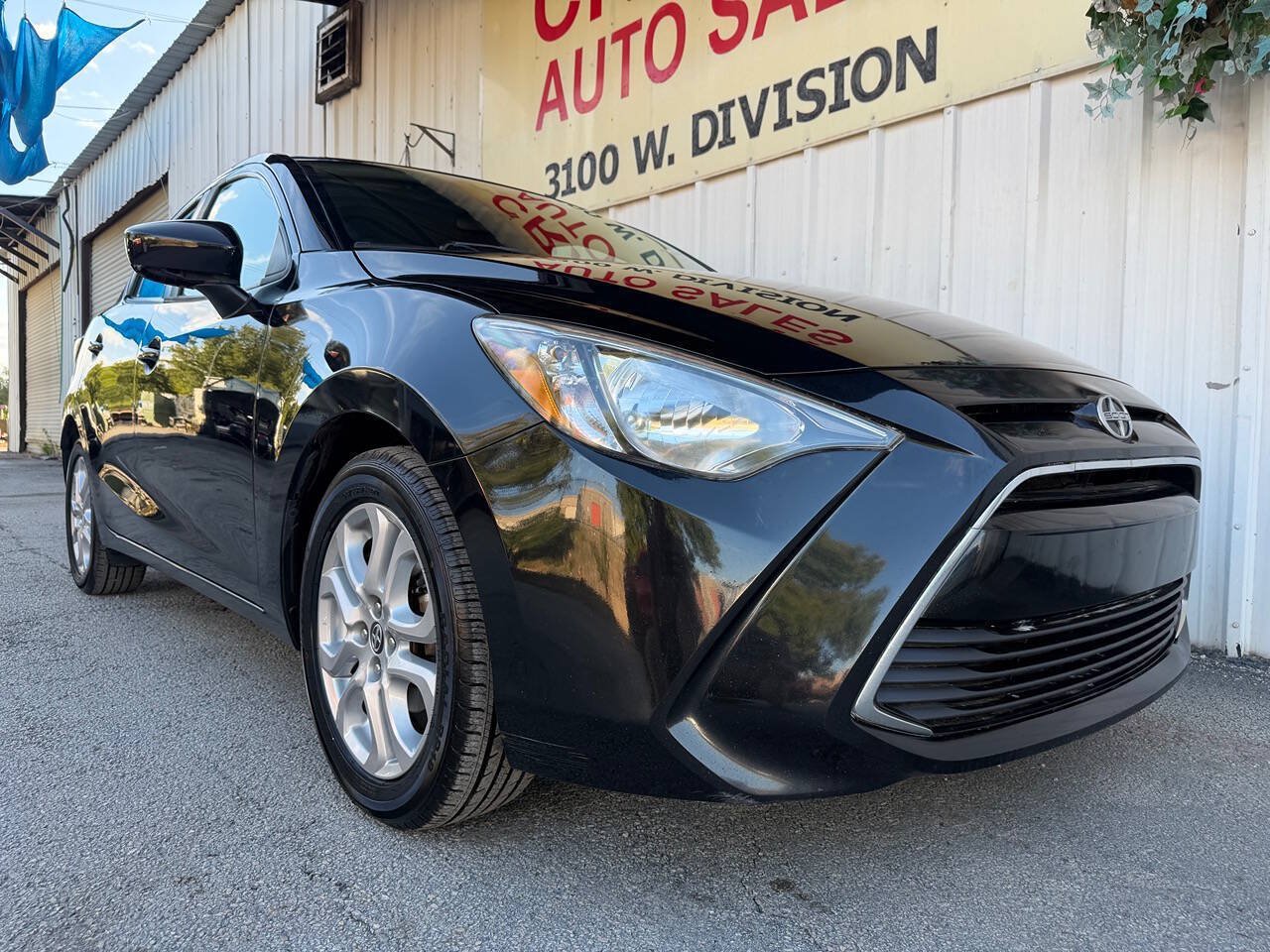 Used 2016 Scion iA FWD image 2