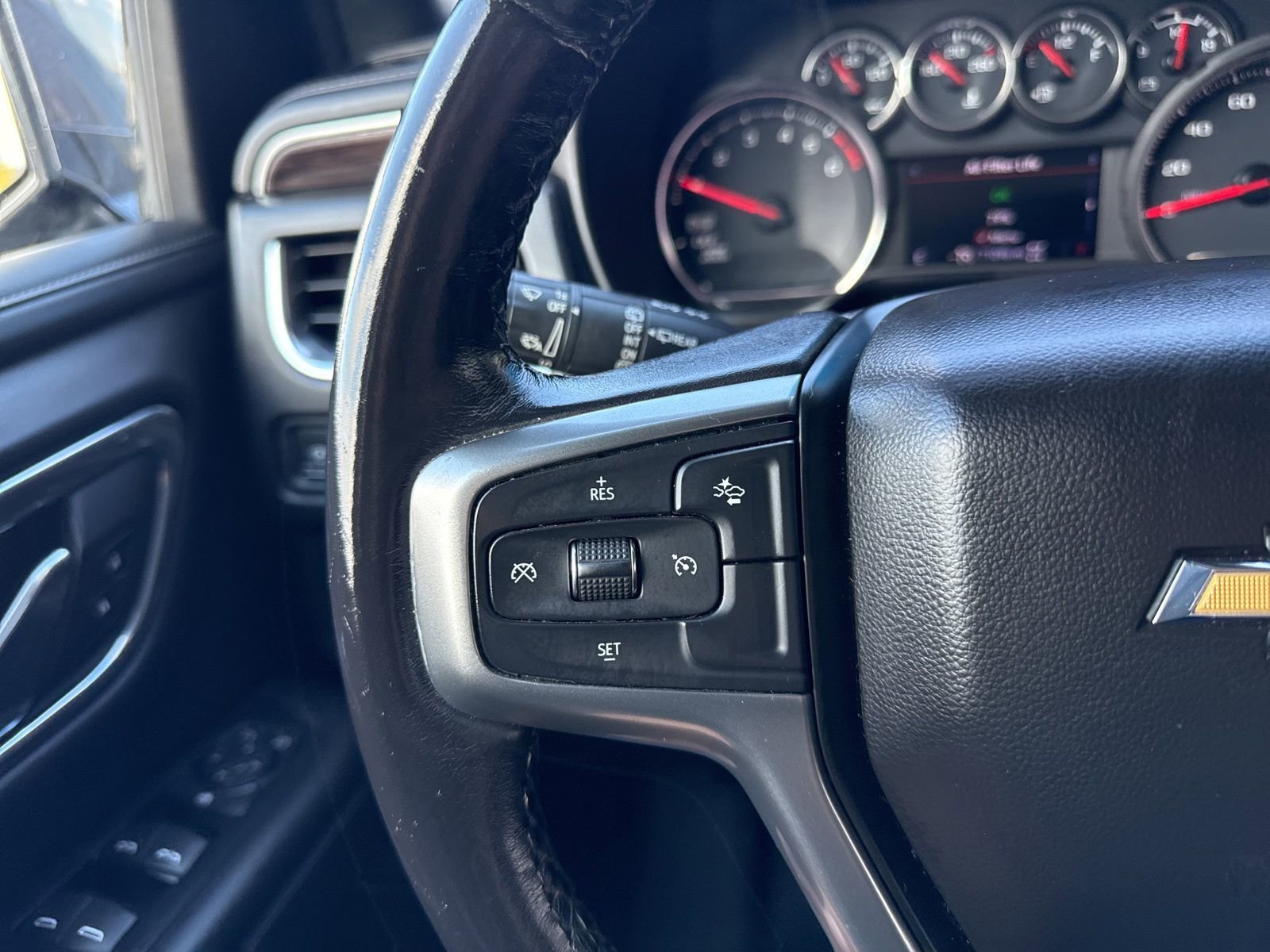 Used 2021 Chevrolet Suburban LT w/ Rear Media and Nav Package AWD/4WD image 36