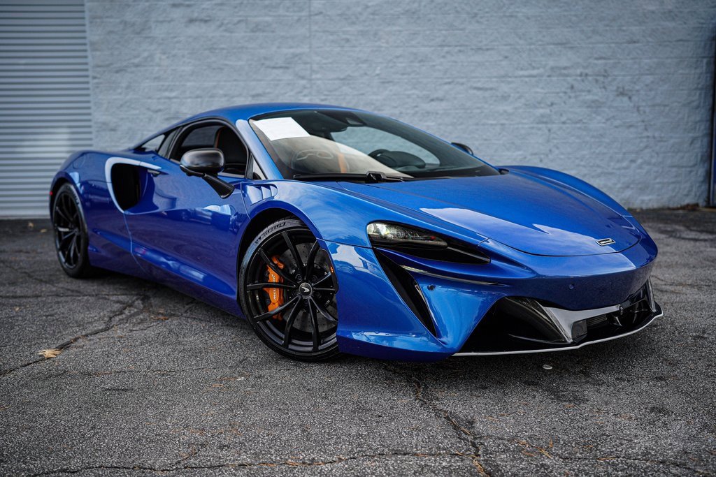 Used 2023 McLaren Artura image 10