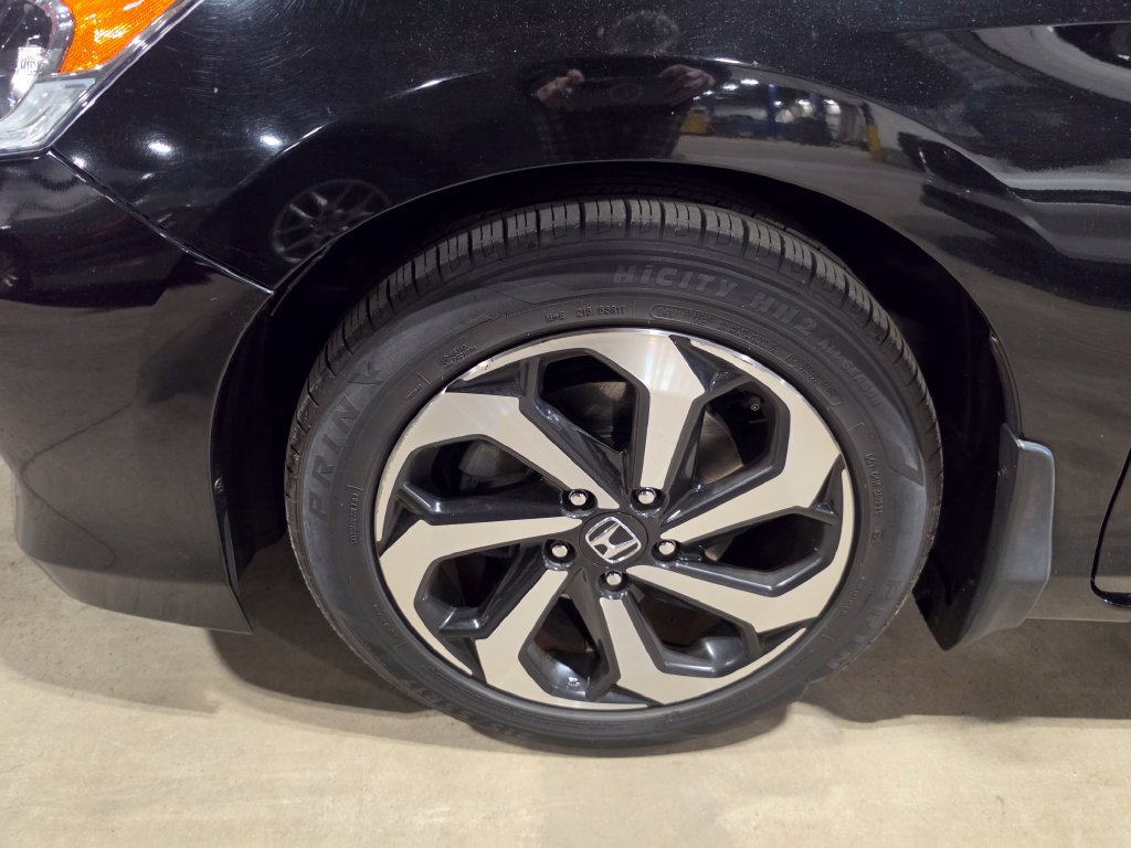 Used 2017 Honda Accord EX image 4
