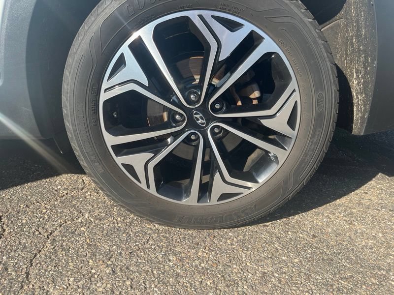 Used 2020 Hyundai Santa Fe Limited AWD/4WD image 13