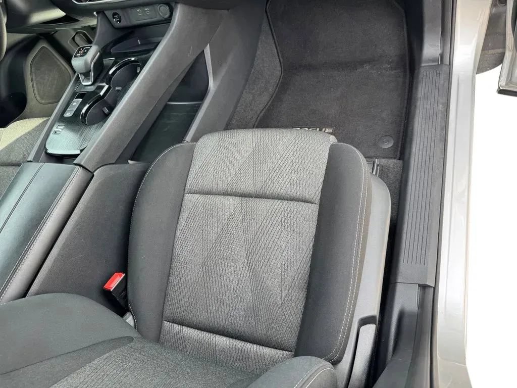 Used 2024 Nissan Rogue SV FWD image 14