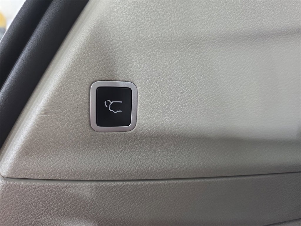 Used 2020 Chrysler Pacifica Limited image 12