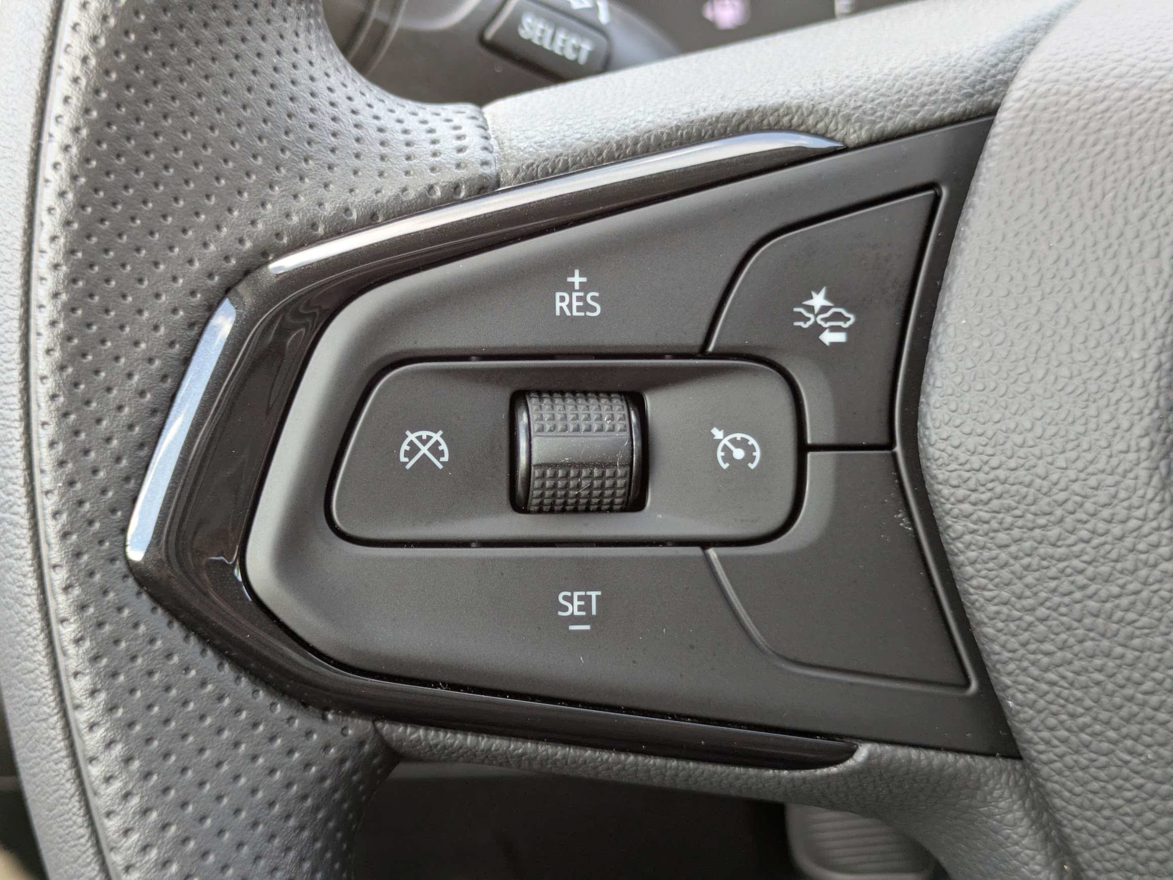 New 2026 Chevrolet Trax LS w/ LS Convenience Package FWD image 14