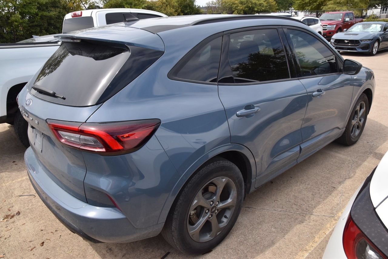 Used 2023 Ford Escape ST-Line w/ Tech Pack #1 FWD image 5
