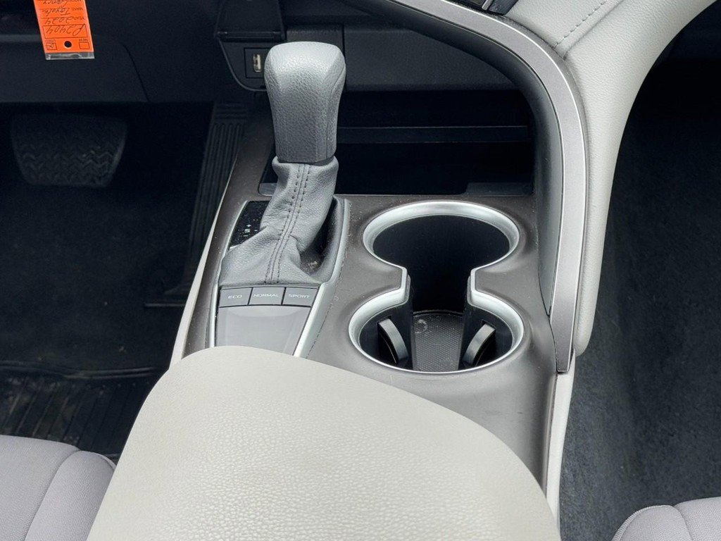 Used 2024 Toyota Camry LE FWD image 16