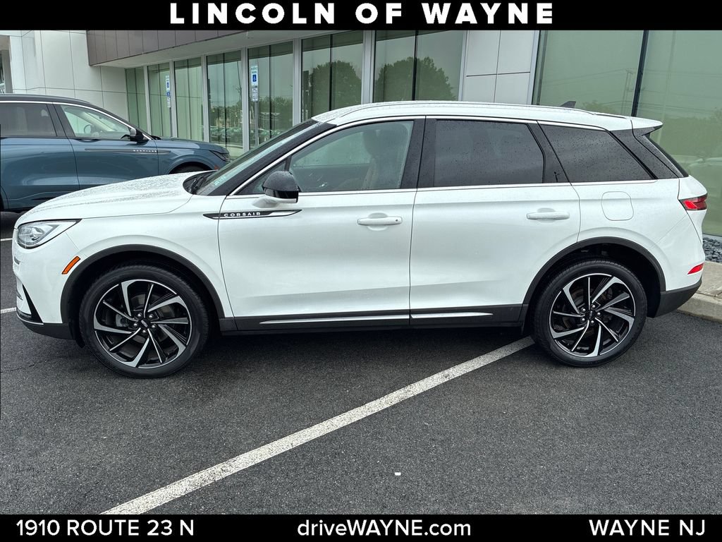 Certified 2023 Lincoln Corsair Reserve FWD image 2