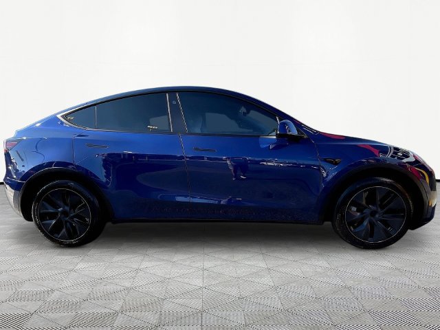 Used 2024 Tesla Model Y Long Range RWD image 8