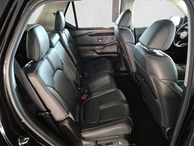 Used 2025 Honda Pilot Touring image 22