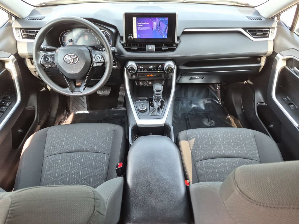 Used 2023 Toyota RAV4 XLE AWD/4WD image 5