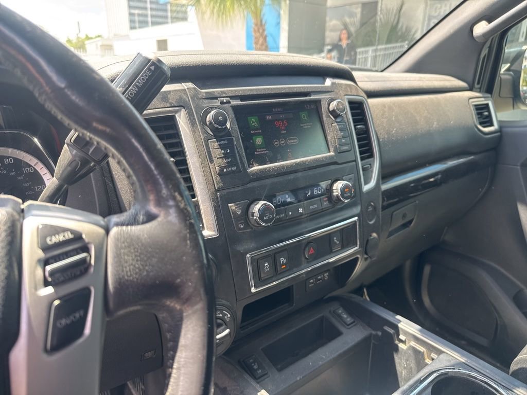 Used 2019 Nissan Titan SV w/ SV Convenience Package image 19