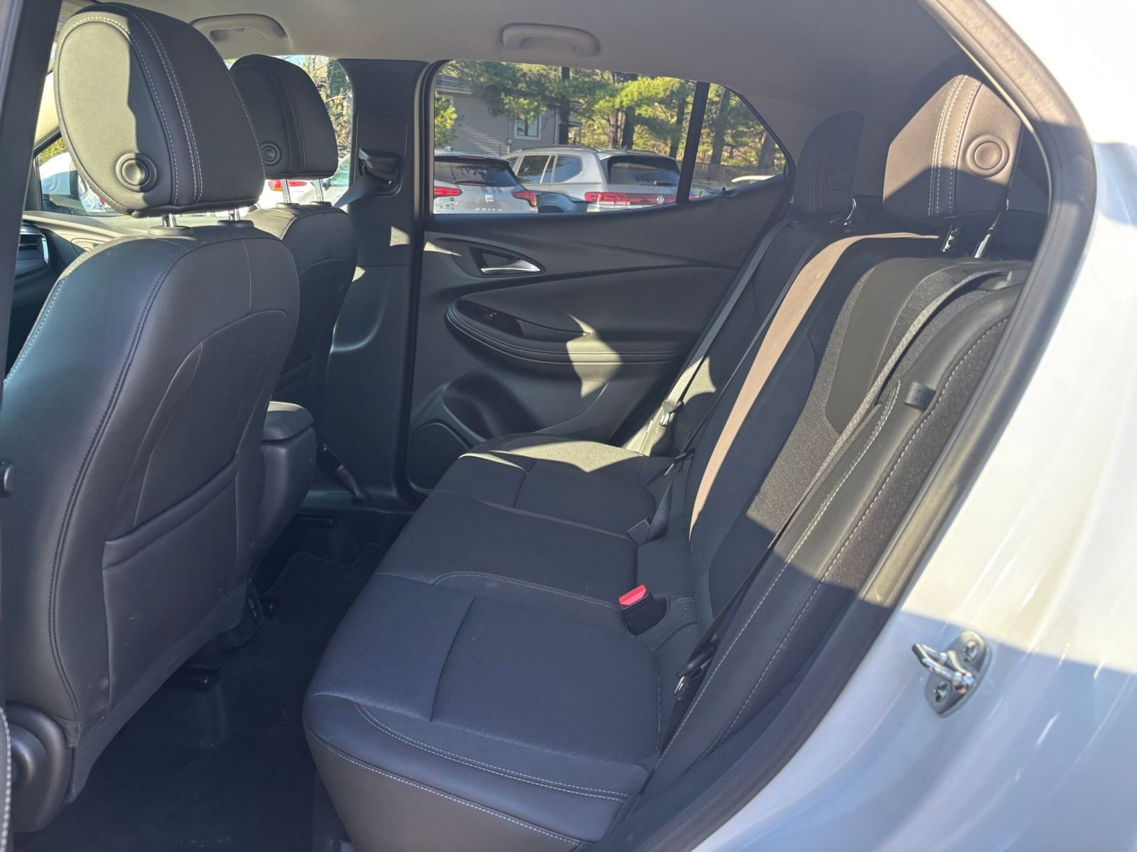 Used 2025 Buick Encore GX Preferred image 24