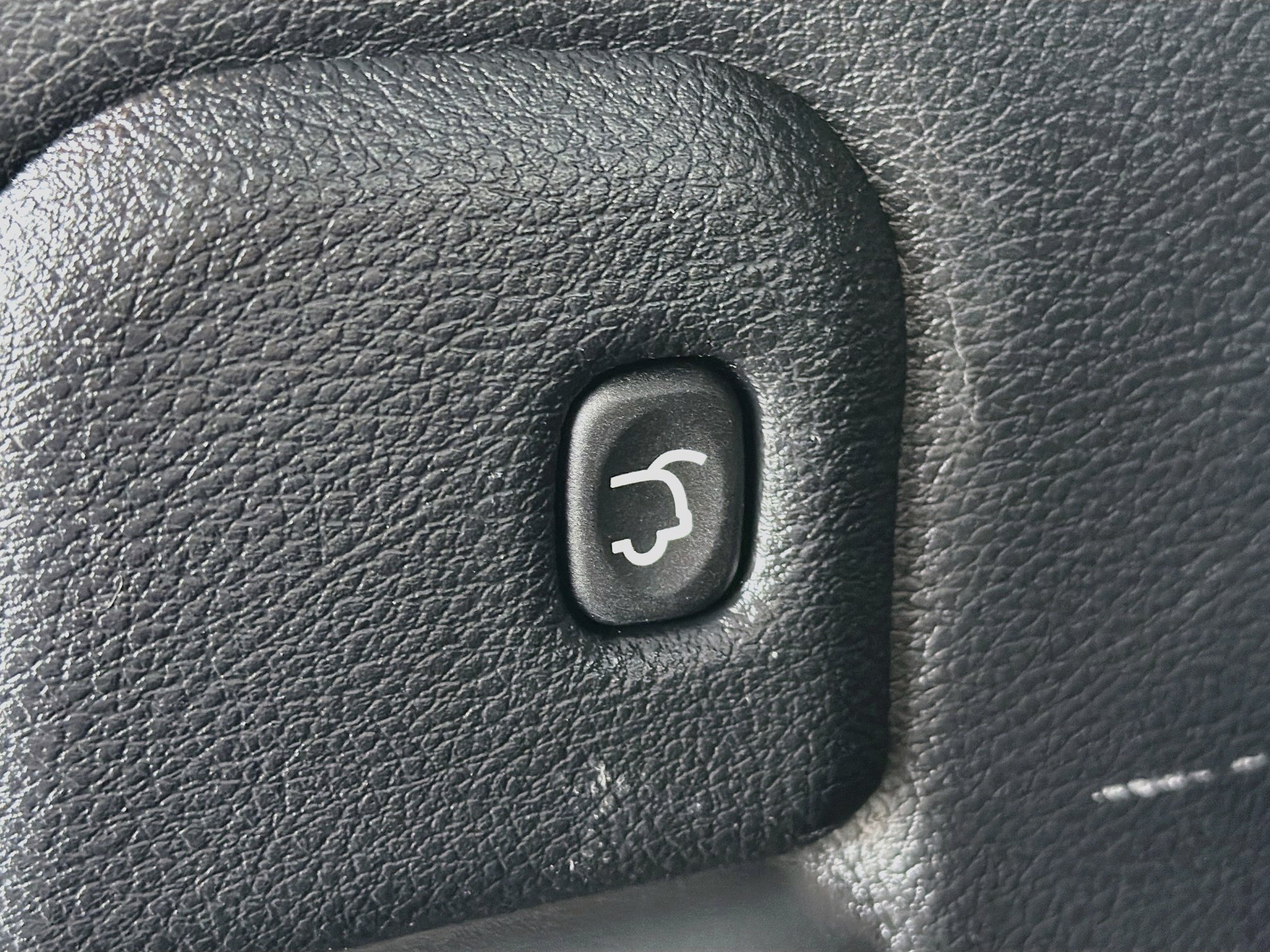 Used 2019 Jeep Grand Cherokee Altitude AWD/4WD image 27