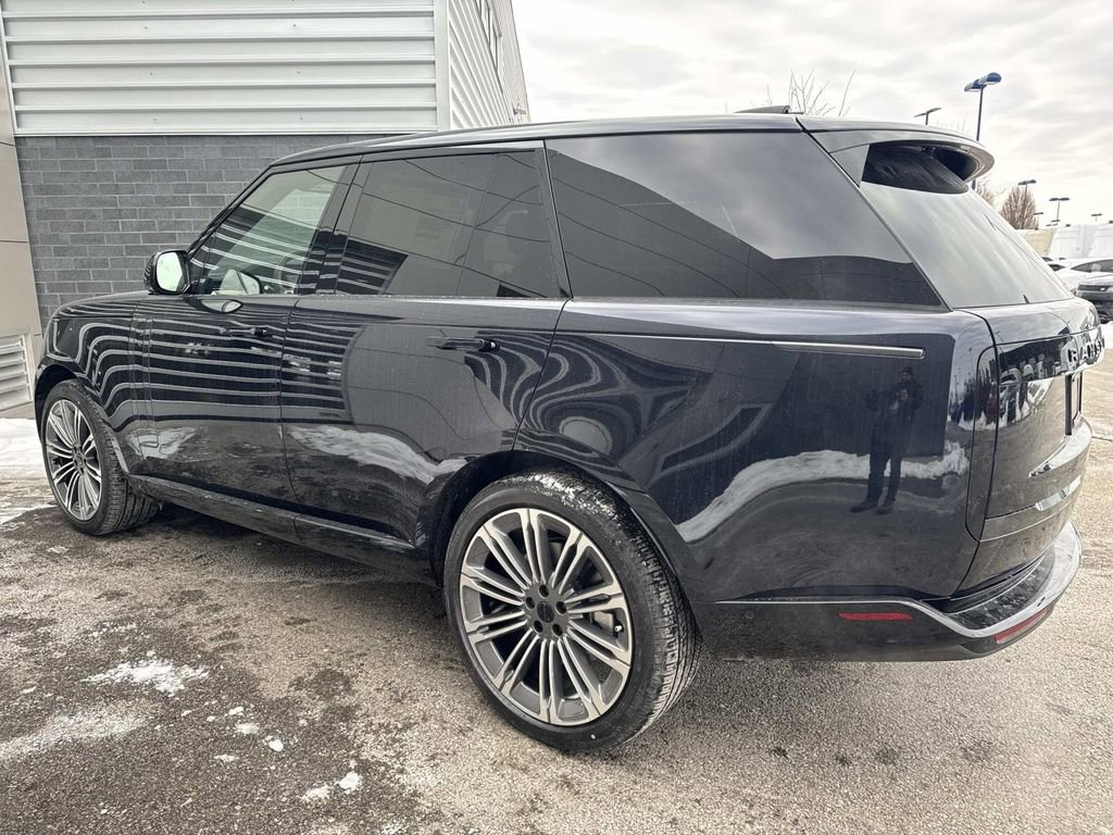 New 2026 Land Rover Range Rover SE image 4