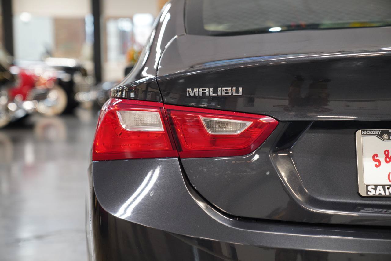 Used 2023 Chevrolet Malibu LT FWD image 16