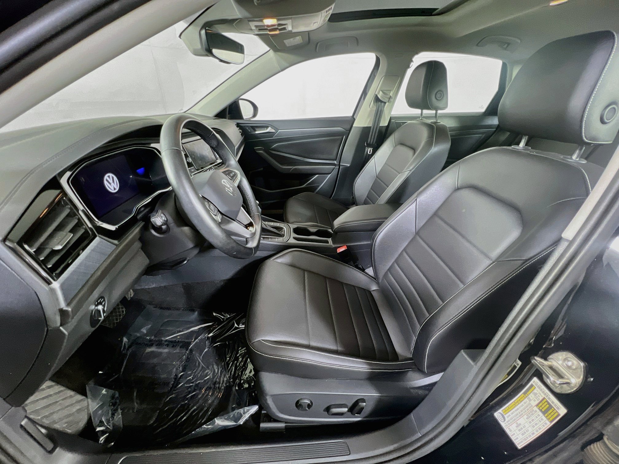 Used 2023 Volkswagen Jetta SE FWD image 20