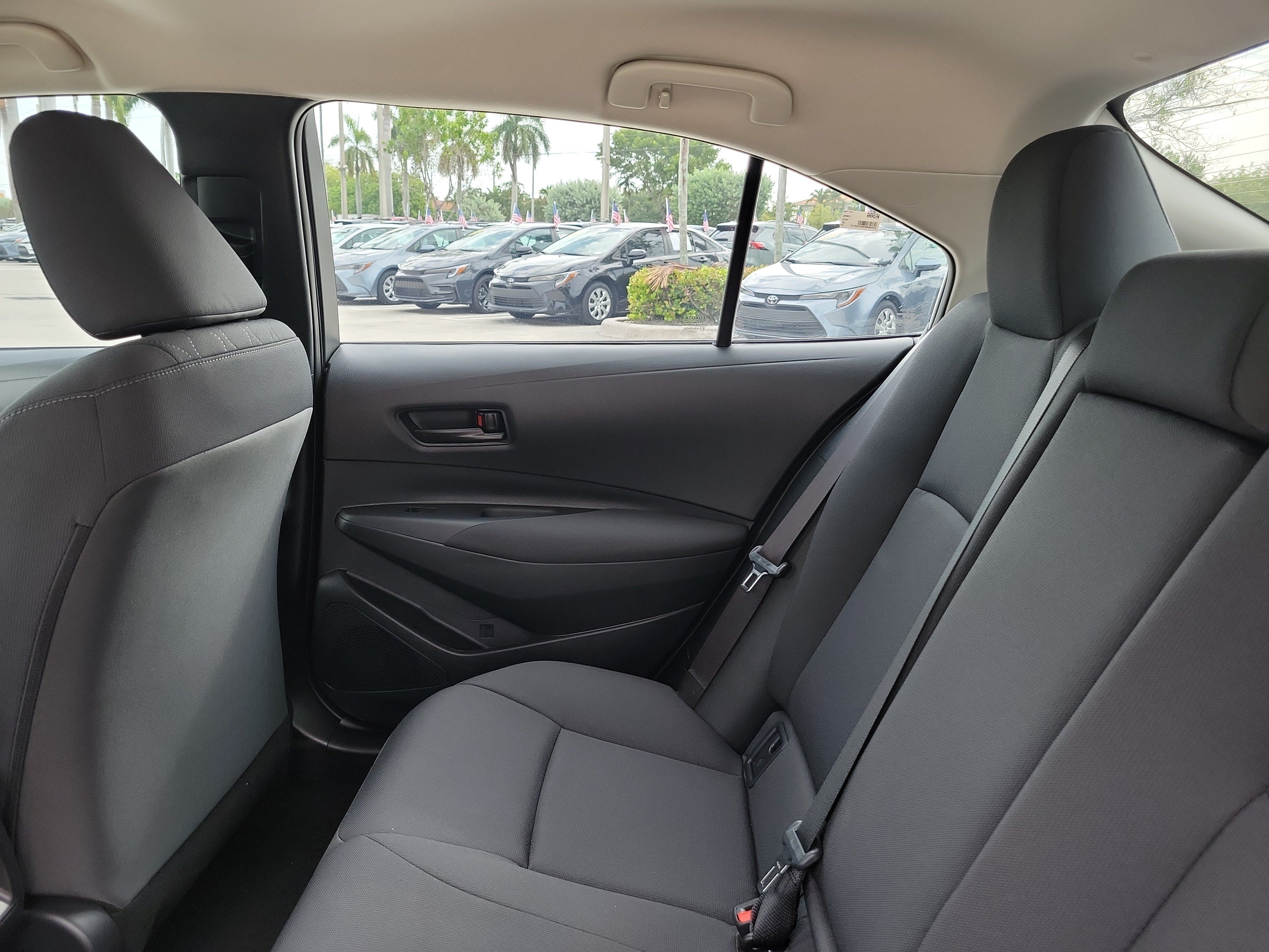 Used 2025 Toyota Corolla LE FWD image 14
