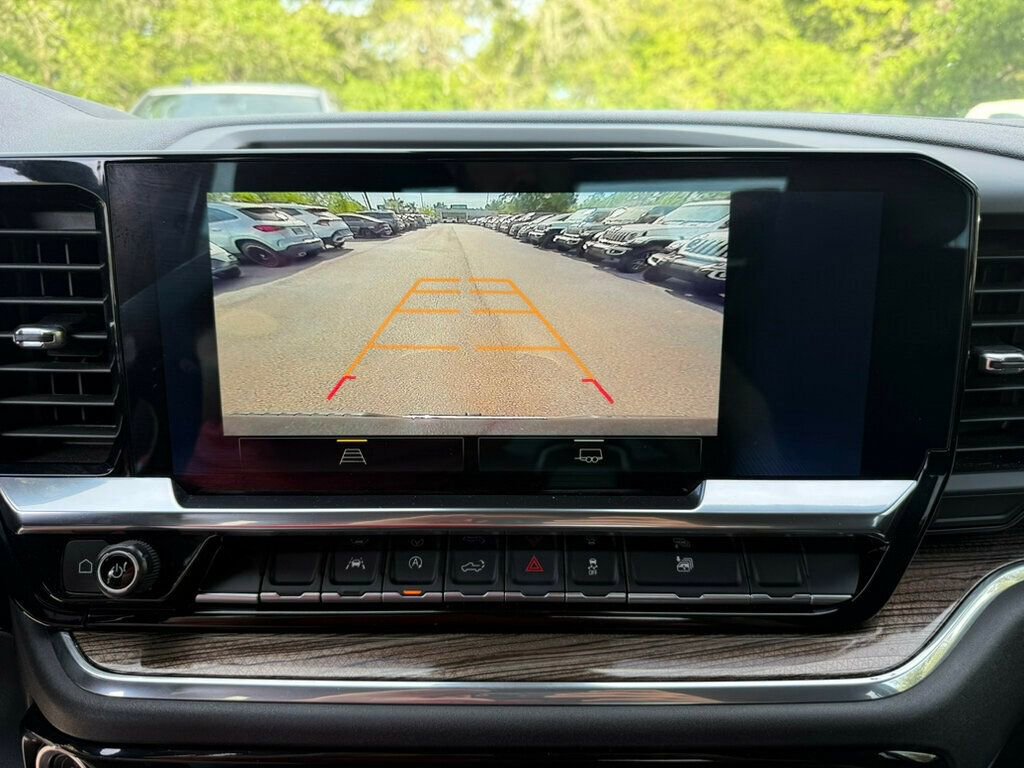 Used 2025 Chevrolet Silverado 1500 LT image 8