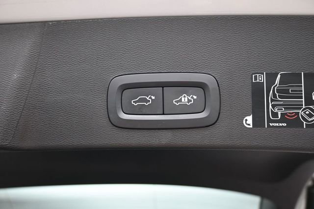 Used 2019 Volvo XC40 T5 Momentum AWD/4WD image 31