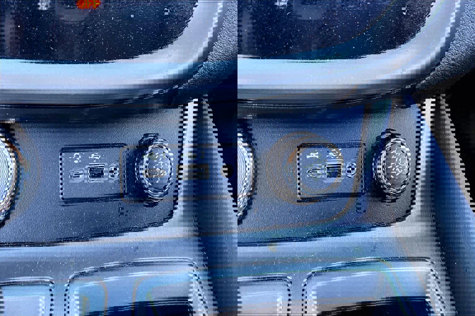 Certified 2024 Nissan Murano SV w/ SV Midnight Edition Package image 64