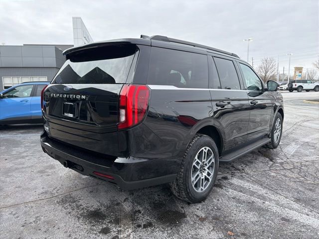 Used 2025 Ford Expedition Active image 3