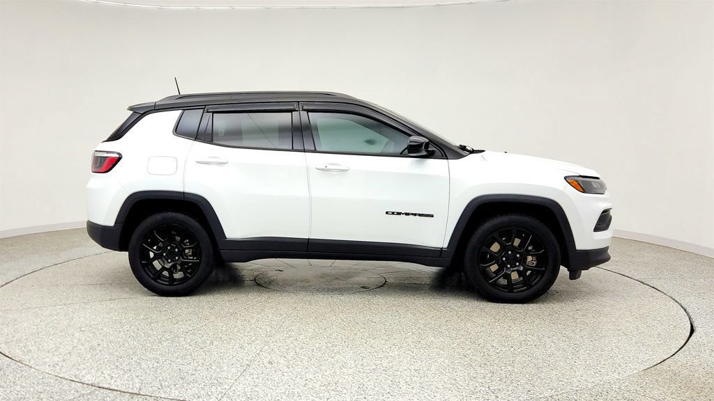 Used 2024 Jeep Compass Latitude w/ Altitude Special Edition AWD/4WD image 4