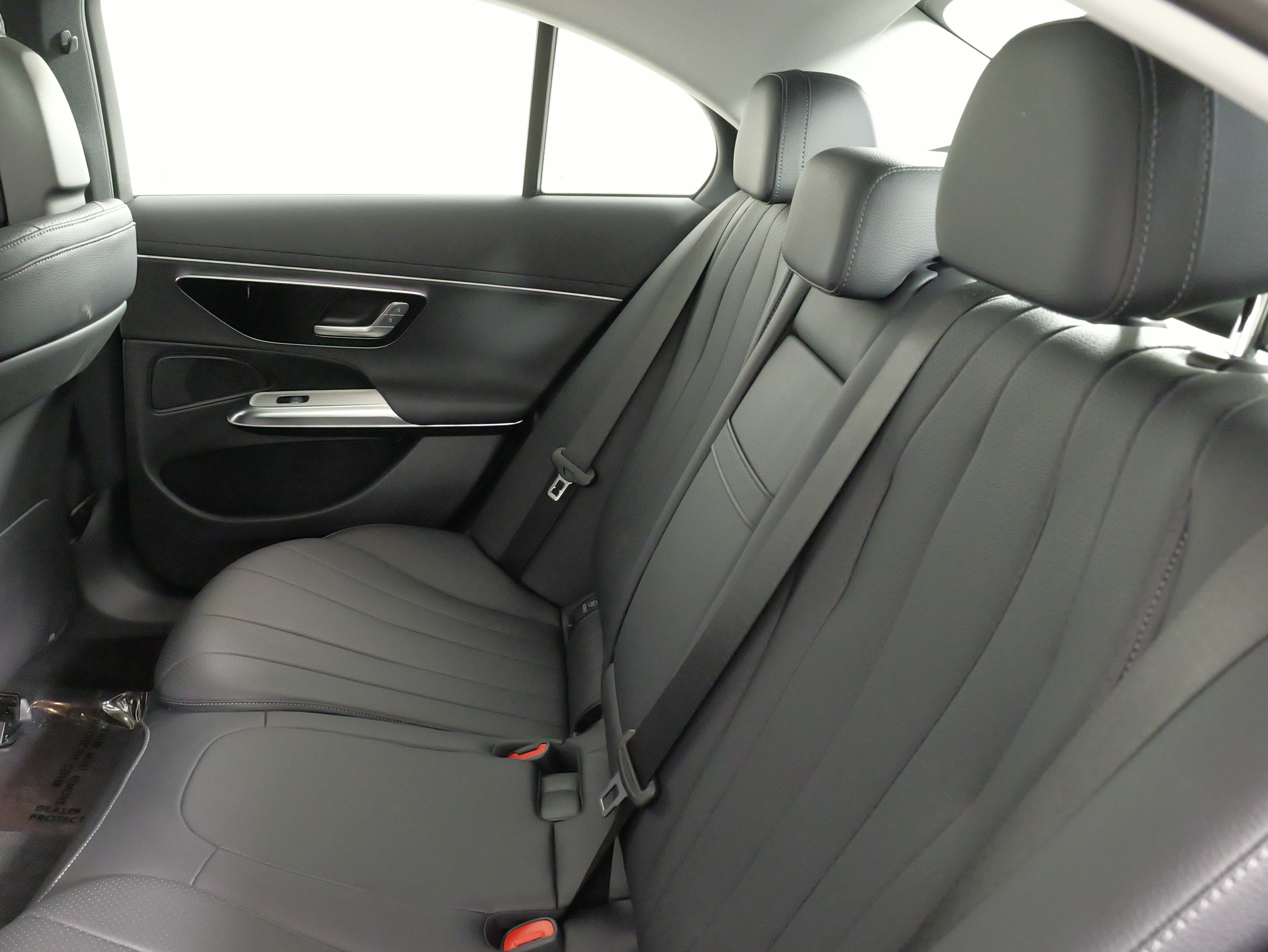 Used 2025 Mercedes-Benz E 350 4MATIC Sedan image 38