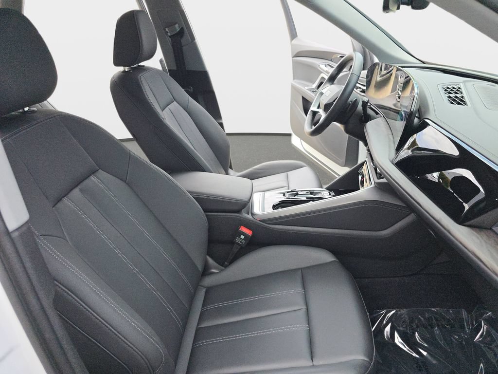Certified 2025 Audi Q5 Premium w/ Convenience Package AWD/4WD image 12