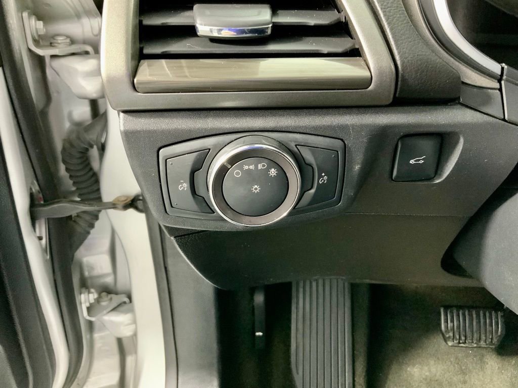 Used 2019 Ford Fusion SEL image 22