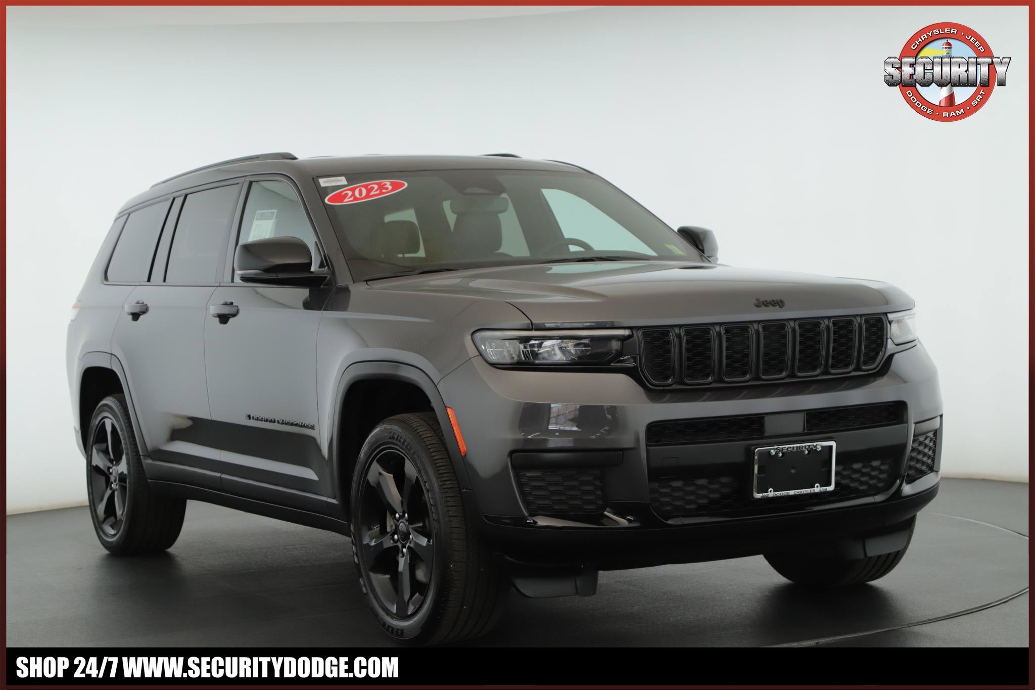 Used 2023 Jeep Grand Cherokee L Laredo image 1