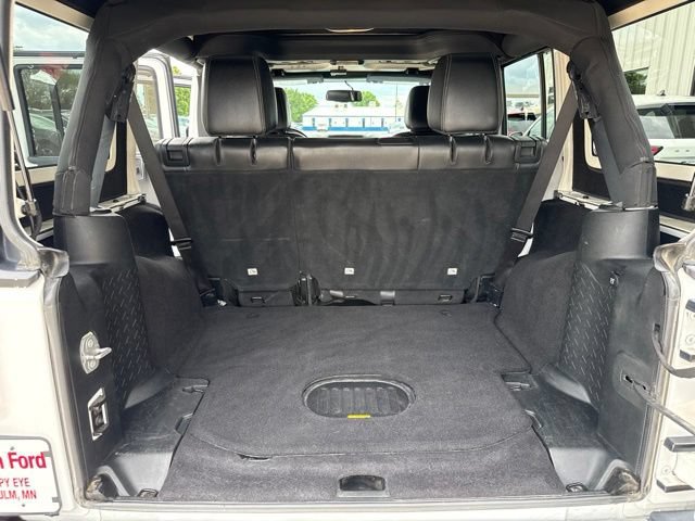 Used 2018 Jeep Wrangler Unlimited Sahara w/ Connectivity Group AWD/4WD image 19