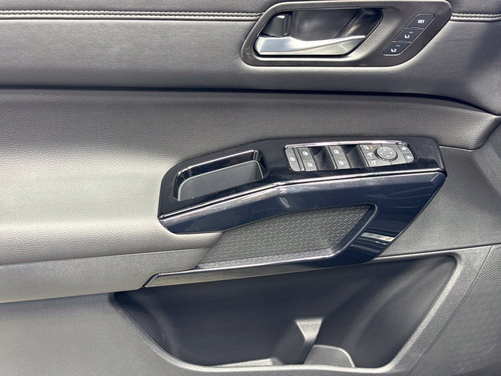 New 2026 Nissan Pathfinder Platinum AWD/4WD image 8