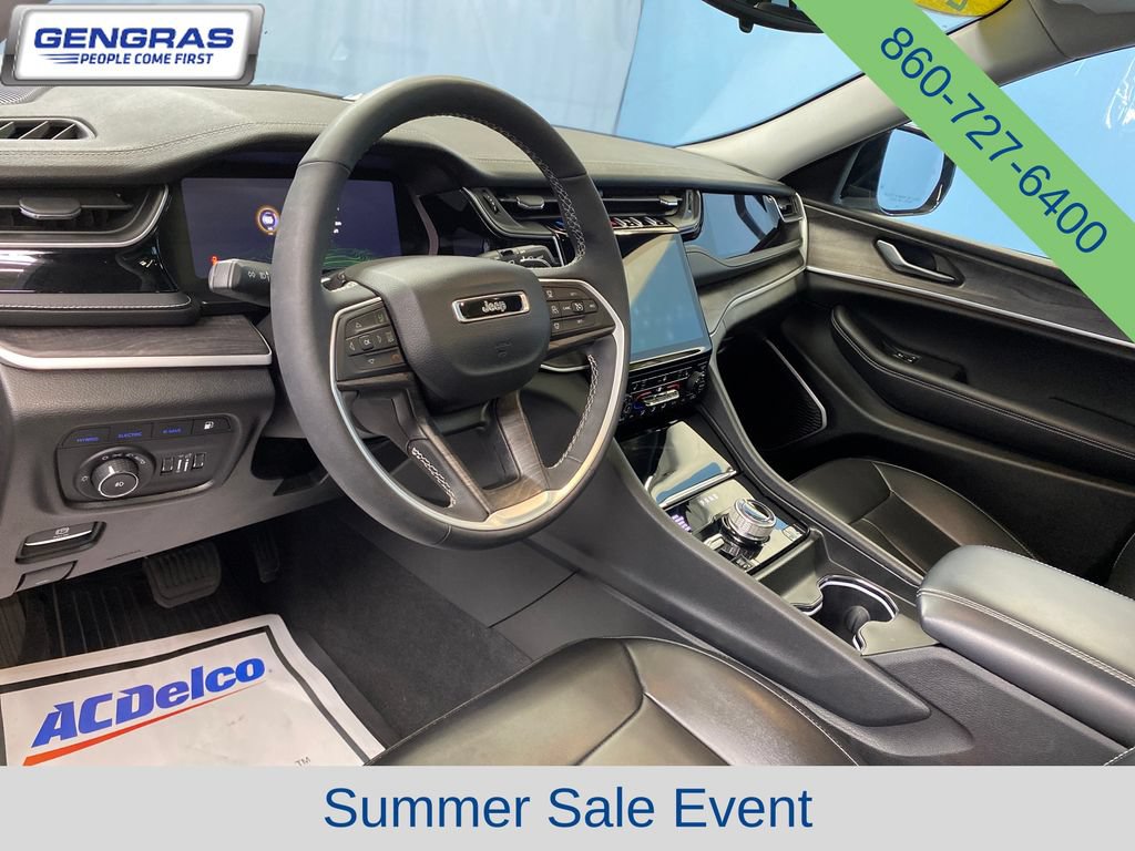 Used 2023 Jeep Grand Cherokee 4WD 4xe image 11