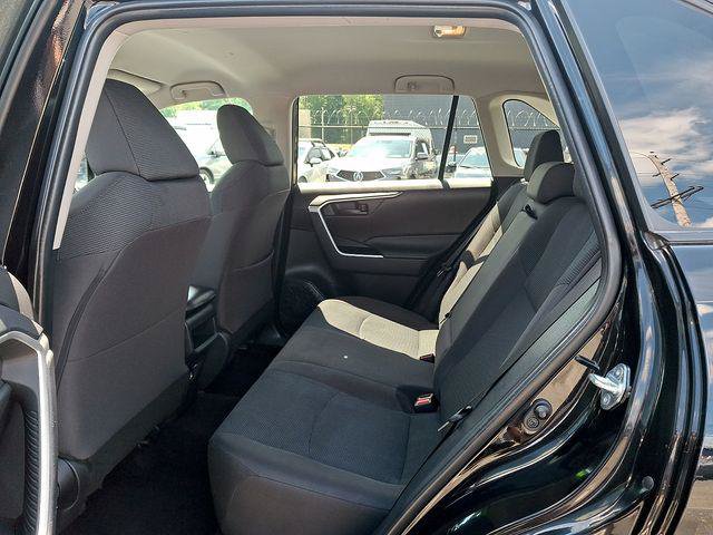 Certified 2021 Toyota RAV4 LE AWD/4WD image 6