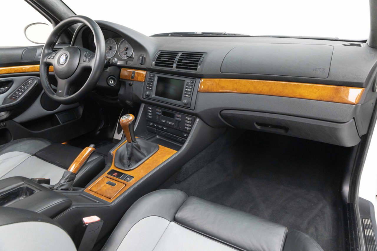 Used 2001 BMW M5 RWD image 2