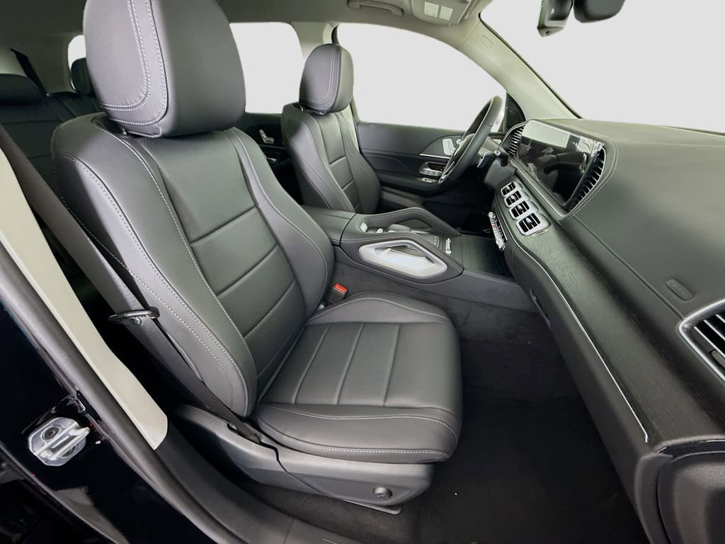 Used 2026 Mercedes-Benz GLS 450 4MATIC image 31