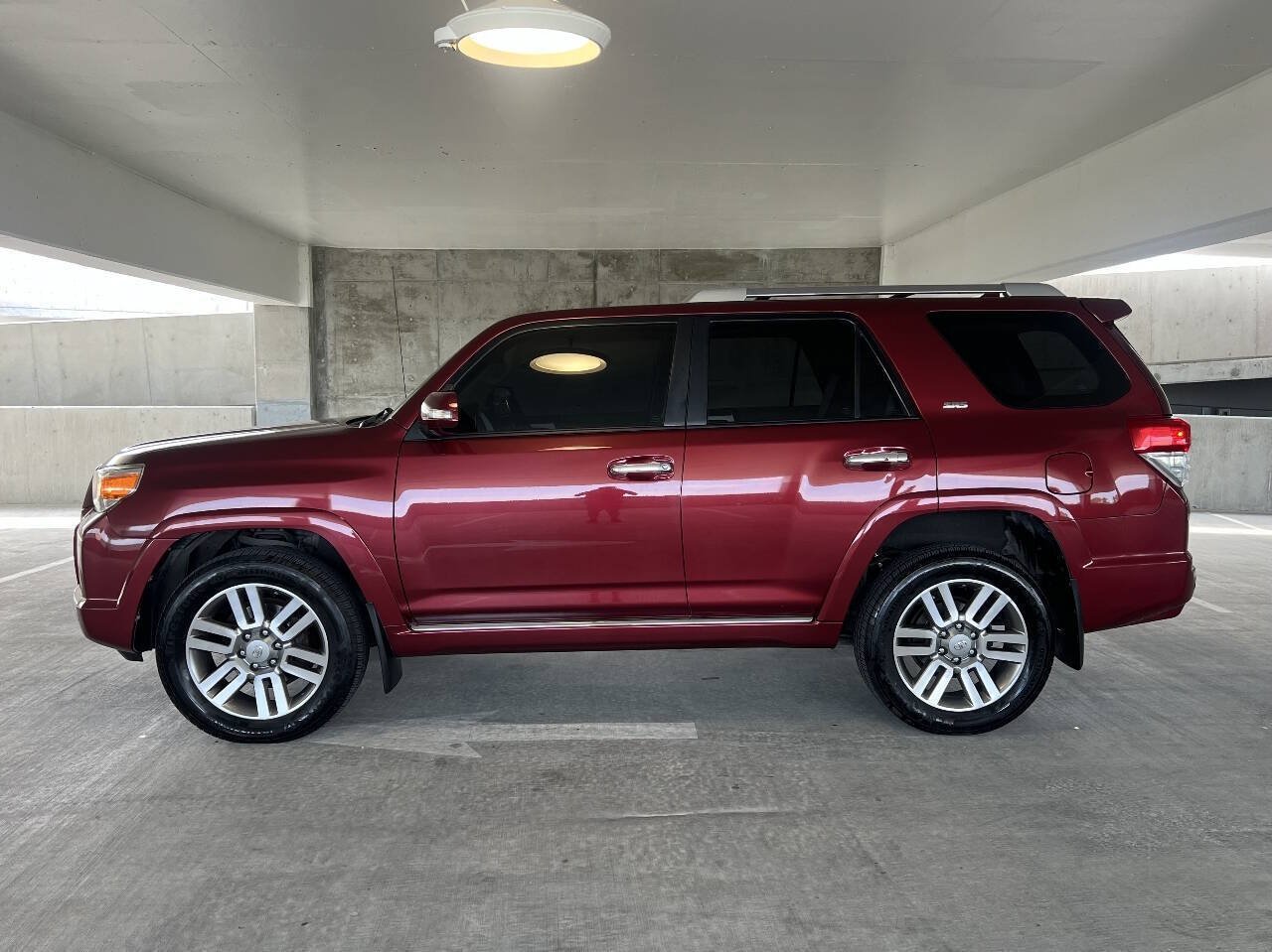 Used 2011 Toyota 4Runner SR5 w/ Premium Pkg w/Leather AWD/4WD image 15