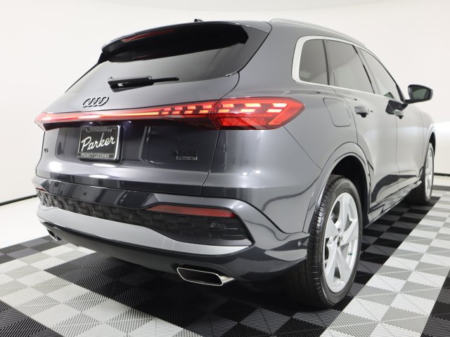 Certified 2025 Audi Q5 Premium Plus w/ Premium Plus AWD/4WD image 5