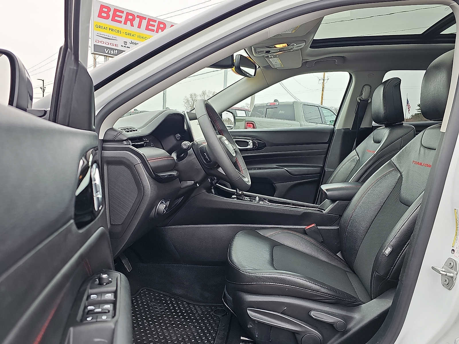 Used 2022 Jeep Compass Trailhawk w/ Sun and Sound Group image 14