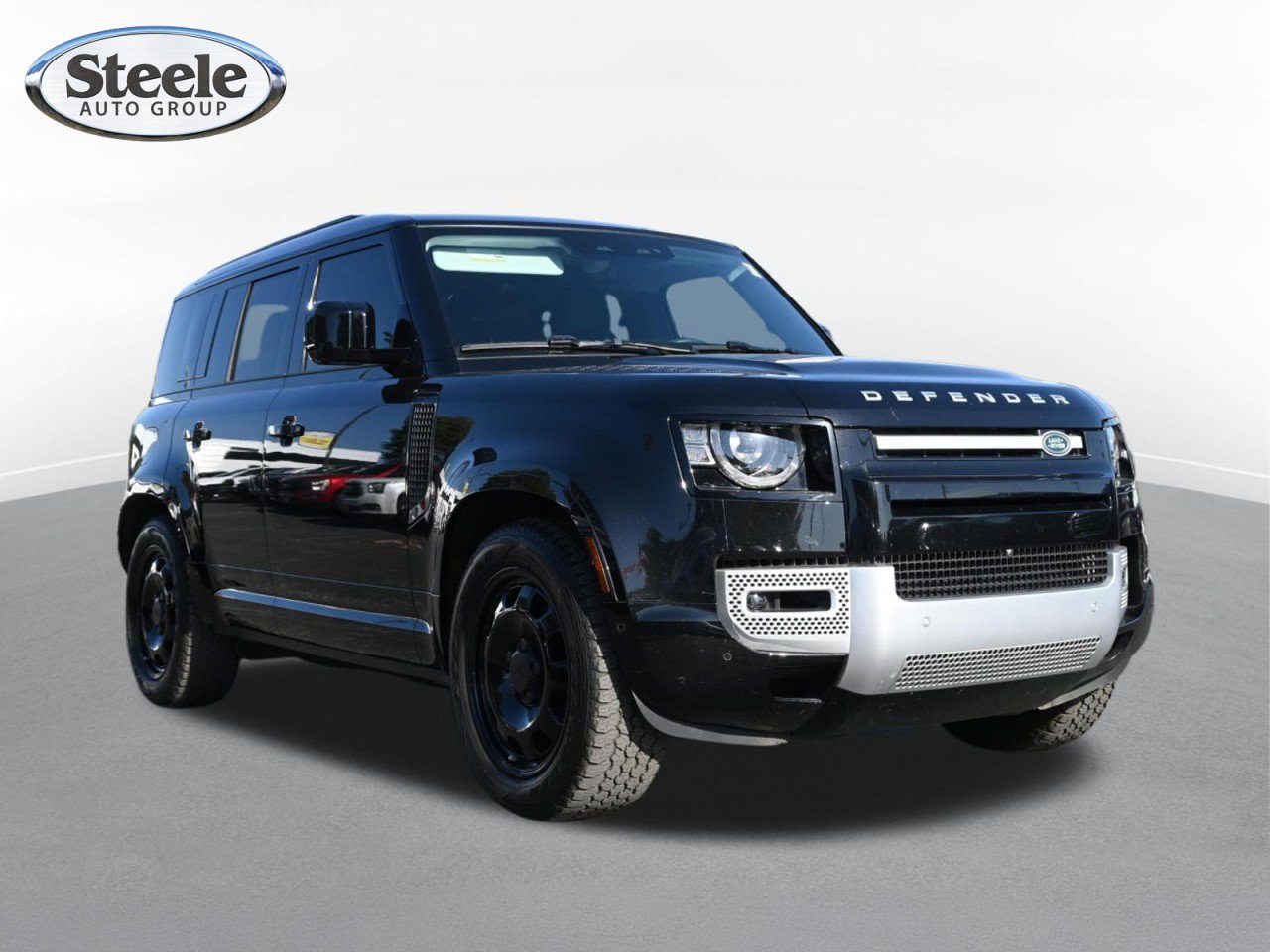 Used 2025 Land Rover Defender 110 S AWD/4WD image 3